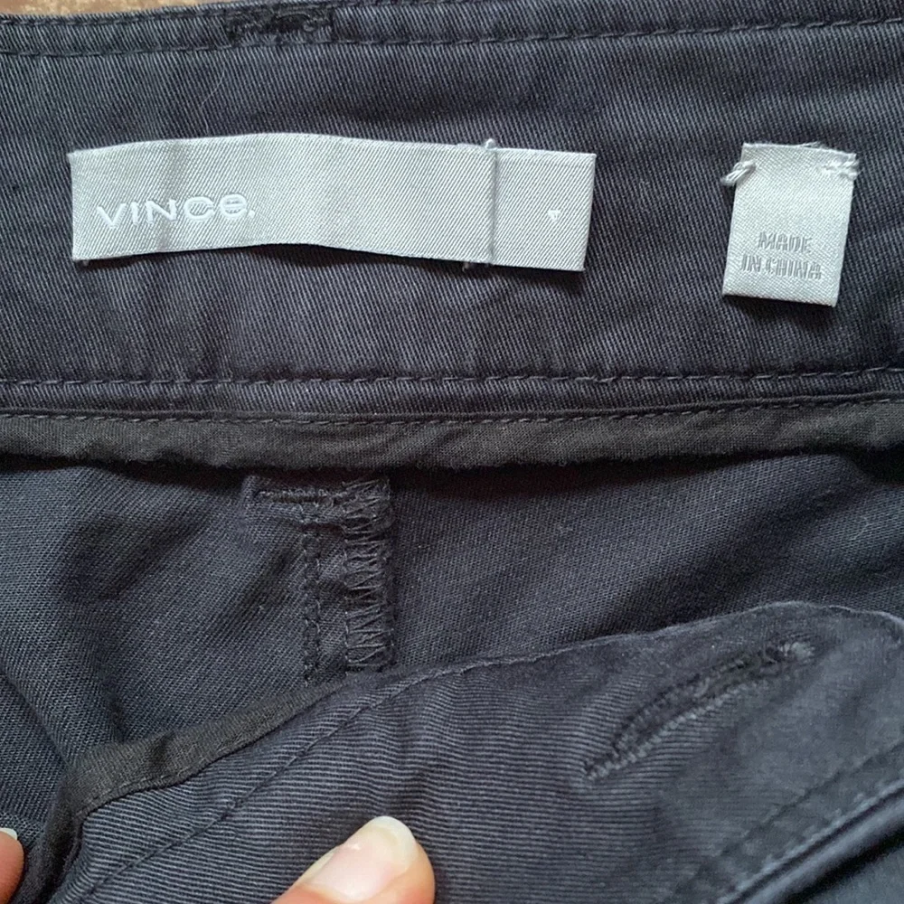 VINCE Camuto Vince black‎ cargo style stretch cropped pants